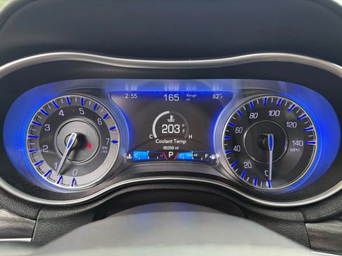 Used 2018 Chrysler 300 Touring w/ Sport Appearance Package image 19