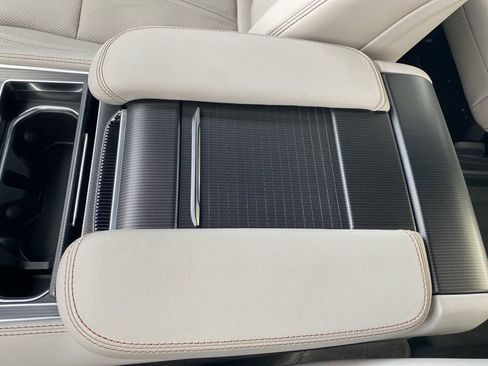 New 2026 Jeep Grand Wagoneer Summit image 30