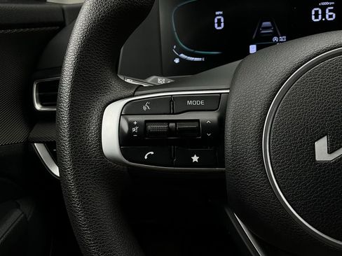 Used 2025 Kia Sportage LX image 31