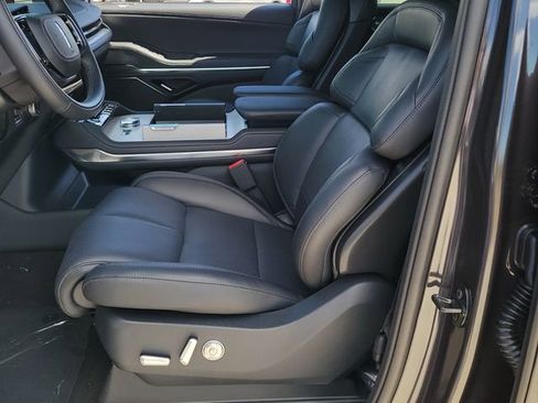 New 2026 Lincoln Navigator Reserve w/ Jet Appearance Package AWD/4WD image 6