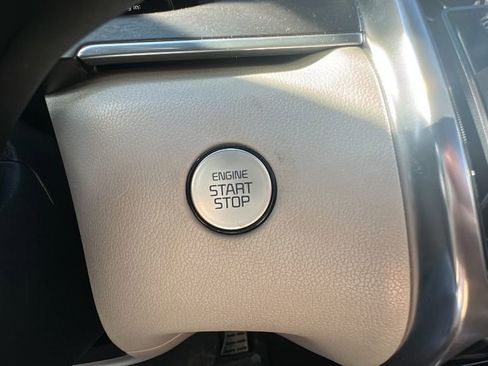 Used 2023 Kia Sorento SX Prestige image 20