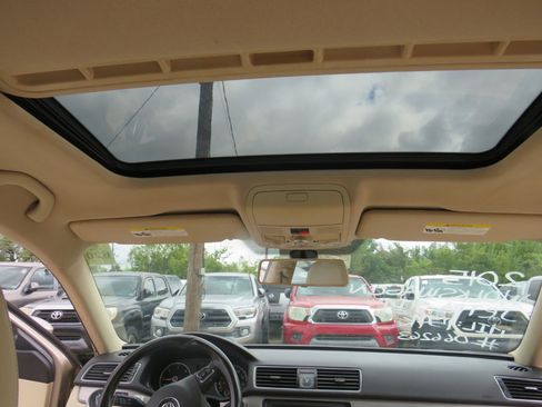 Used 2015 Volkswagen Passat TDI SE image 22