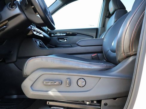 Certified 2024 Honda Pilot TrailSport image 33