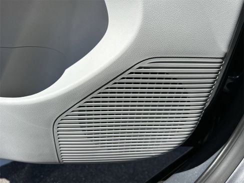 New 2026 Hyundai Kona SE image 21