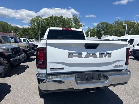 Used 2026 RAM 2500 Big Horn AWD/4WD image 15