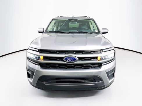 Used 2024 Ford Expedition Max XLT image 2