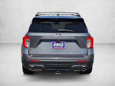 Used 2021 Ford Explorer XLT w/ Equipment Group 202A RWD image 8