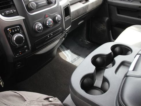 Used 2024 RAM 1500 Classic SLT AWD/4WD image 9