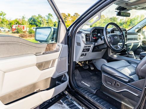 Used 2021 Ford F150 Lariat image 16