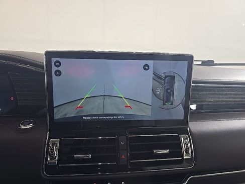 Used 2023 Lincoln Navigator Black Label image 8