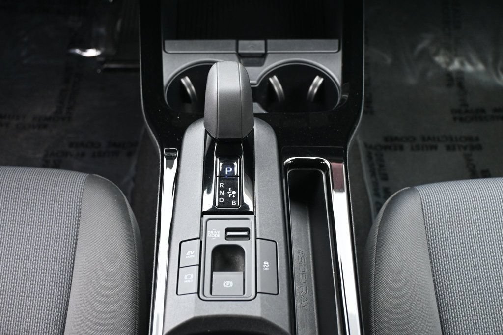 Used 2025 Toyota Prius LE FWD image 14