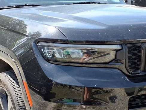 Used 2025 Jeep Grand Cherokee L Altitude AWD/4WD image 21