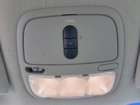 Used 2004 Buick Park Avenue FWD image 22