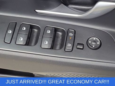 Used 2025 Hyundai Elantra SEL w/ Cargo Package FWD image 28
