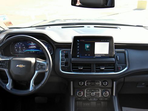 Used 2024 Chevrolet Suburban LT image 43