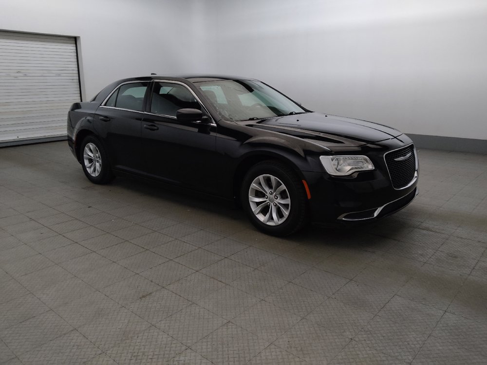 Used 2016 Chrysler 300 Limited RWD image 11