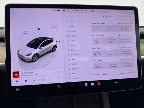 Used 2022 Tesla Model Y Long Range image 45