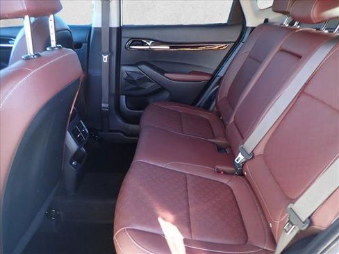 Used 2022 Kia Seltos SX w/ Sunroof Package image 9