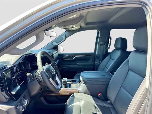 Used 2025 GMC Sierra 1500 Elevation w/ Elevation Premium Package image 11