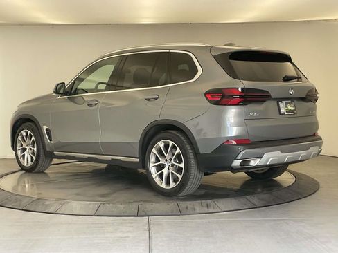 Used 2024 BMW X5 xDrive40i w/ Premium Package AWD/4WD image 3