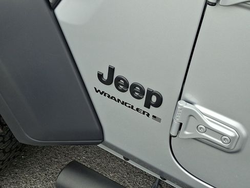 Used 2023 Jeep Wrangler Sport AWD/4WD image 31
