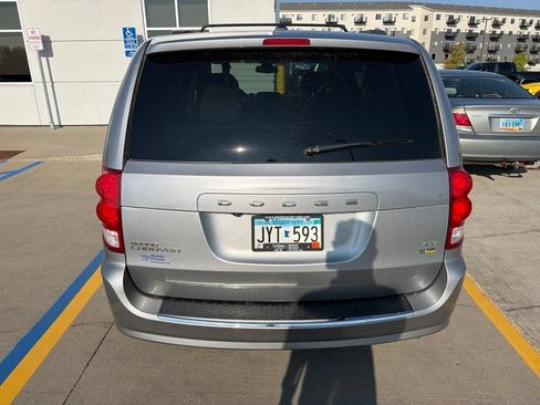 Used 2018 Dodge Grand Caravan SXT FWD image 8