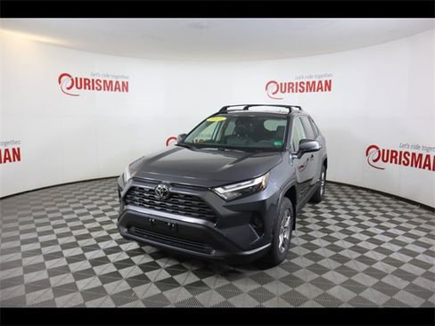 Used 2025 Toyota RAV4 XLE image 1