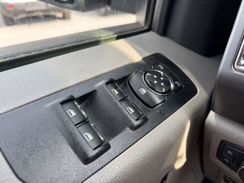 Used 2017 Ford F150 XLT w/ Equipment Group 302A Luxury AWD/4WD image 28