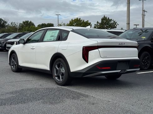 New 2025 Kia K4 LXS image 5