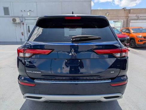Used 2024 Mitsubishi Outlander SE Black Edition AWD/4WD image 4