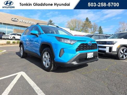 Used 2020 Toyota RAV4 LE w/ Carpet Mat Package image 1