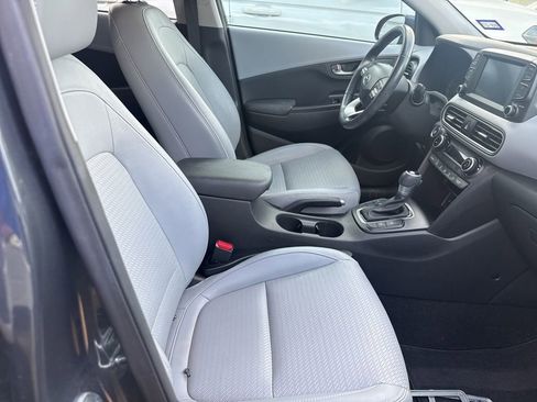 Used 2021 Hyundai Kona Limited FWD image 7