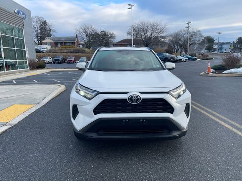 Used 2025 Toyota RAV4 XLE w/ Convenience Package image 8