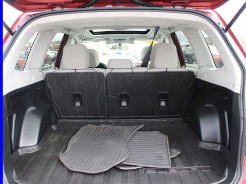 Used 2017 Subaru Forester 2.5i Premium image 11