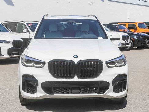 Certified 2023 BMW X5 xDrive40i w/ M Sport Package image 2