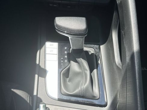 Used 2025 Hyundai Elantra SE FWD image 27