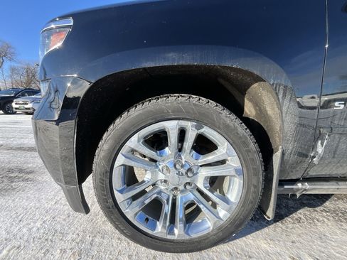 Used 2020 Chevrolet Suburban Premier w/ Premier Plus Edition image 34