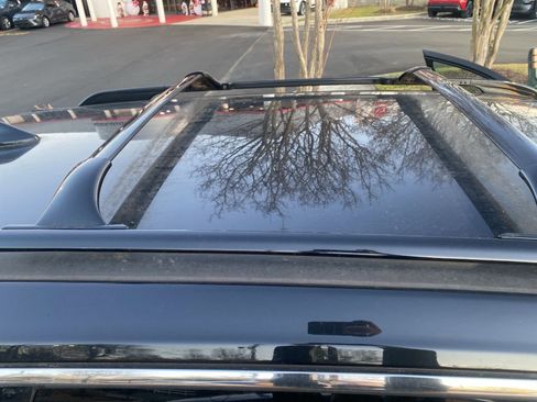 Used 2018 Nissan Rogue SV w/ Premium Package image 5