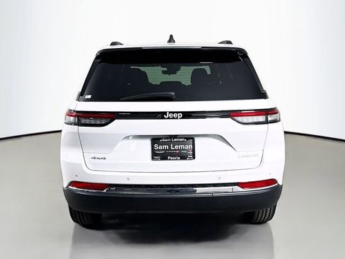 New 2025 Jeep Grand Cherokee Laredo image 6