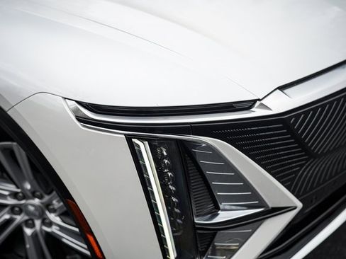 Used 2024 Cadillac Lyriq Tech image 13