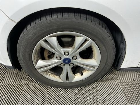 Used 2014 Ford Focus SE FWD image 9