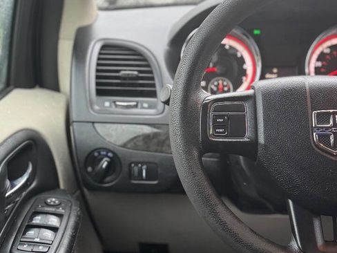 Used 2017 Dodge Grand Caravan SE w/ Power Window Group image 13