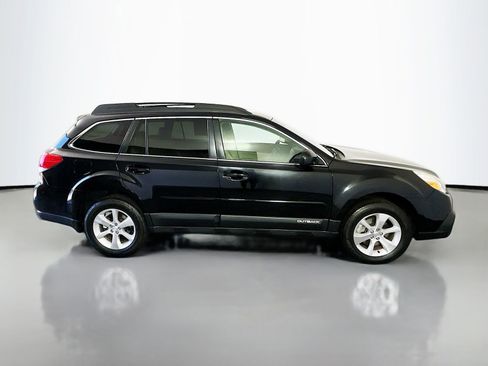 Used 2013 Subaru Outback 3.6R Limited w/ Moonroof Pkg AWD/4WD image 8