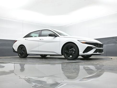 New 2026 Hyundai Elantra SEL Sport image 15