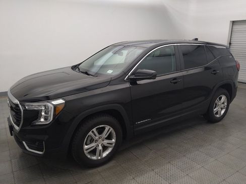 Used 2024 GMC Terrain SLE AWD/4WD image 2