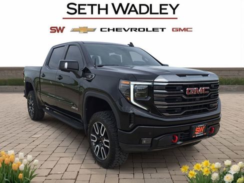 Used 2024 GMC Sierra 1500 AT4 w/ Technology Package AWD/4WD image 1