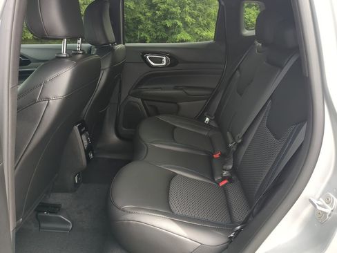 New 2026 Jeep Compass Latitude AWD/4WD image 12