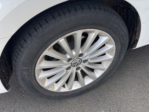 Used 2017 Volkswagen Passat 1.8T SE image 12