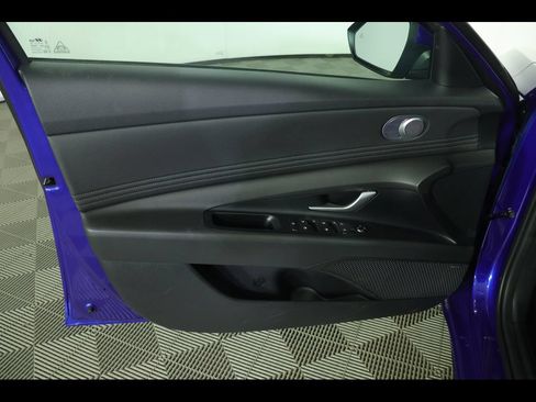 Used 2023 Hyundai Elantra Limited FWD image 22
