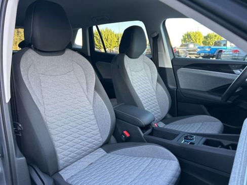 Used 2025 Volkswagen Tiguan S image 42